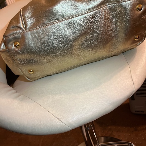 Michael Kors Gold Metallic Pebble Leather Shoulder Bag with gold hardware - Picture 6 of 16